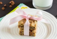 Cinnamon Chip and Cookie Butter Oat Bars