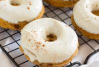 Skinny Pumpkin Cinnamon Chip Donuts