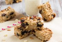 Toasted Almond & Tart Cherry Granola Bars