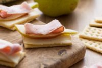 Smoked Ham, Havarti and Pear Crackers