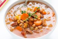 Hearty Slow Cooker Navy Bean and Ham Soup