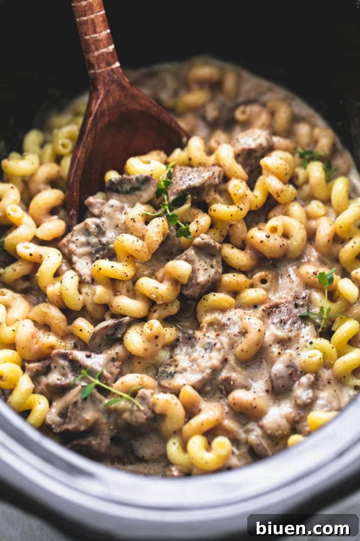 Slow Cooker Beef Stroganoff