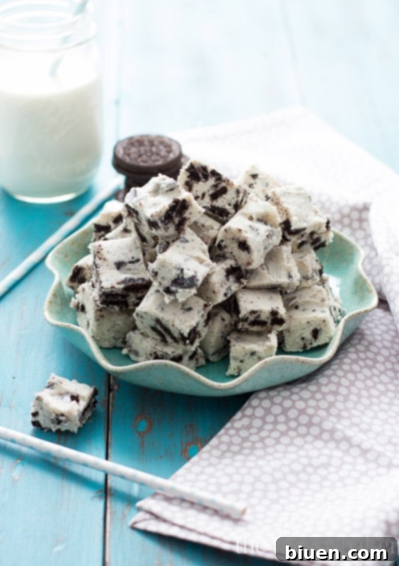 Indulgent White Chocolate Fudge with Oreo Crumbles