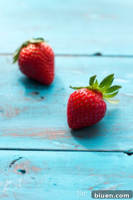 Dreamy Strawberry-Peach Malt 12 Strawberry Peach Malted Smoothie | www.themessybakerblog.com