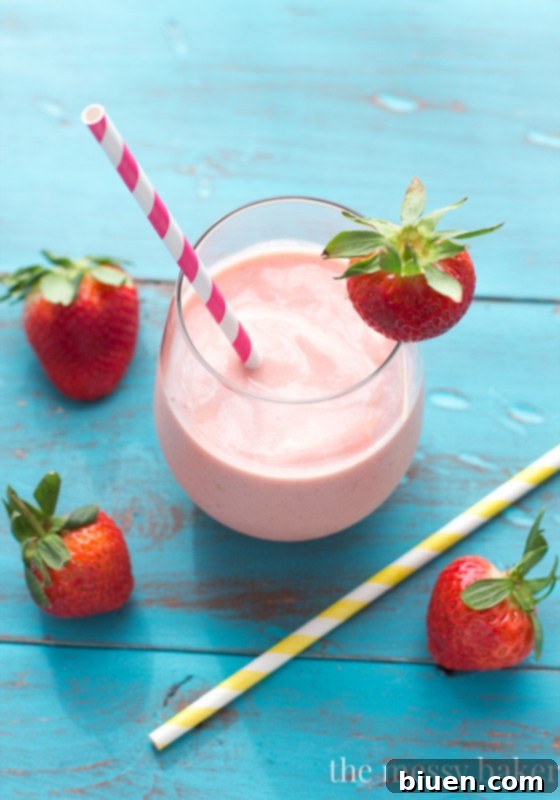 Strawberry Peach Malted Smoothie | www.themessybakerblog.com