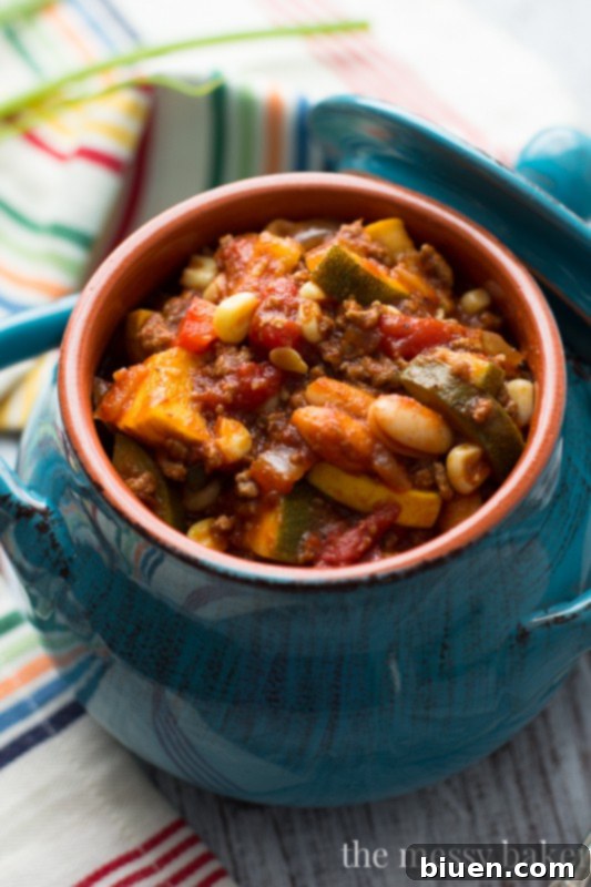 Easy Harvest Chili Bowls | Your perfect fall dinner with ground beef and garden veggies