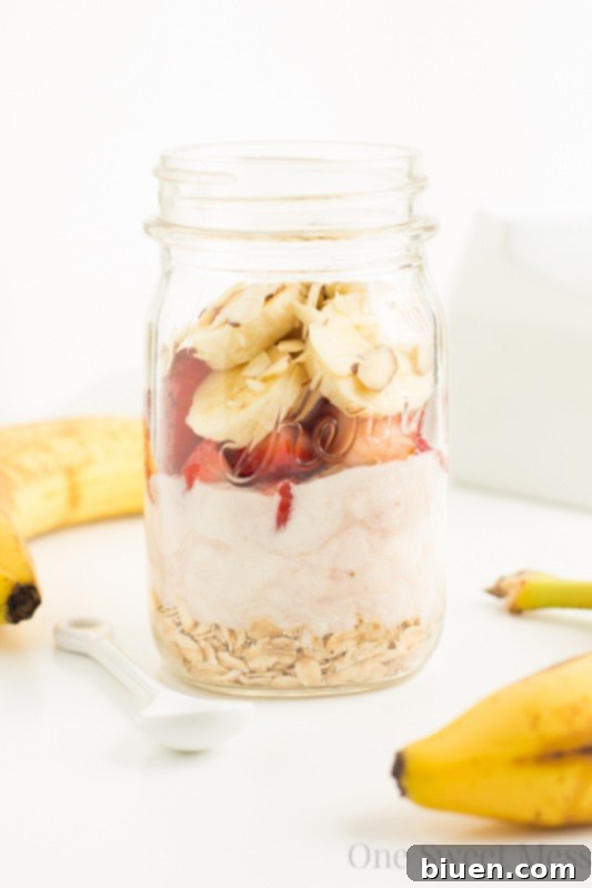Strawberry Banana Overnight Oats