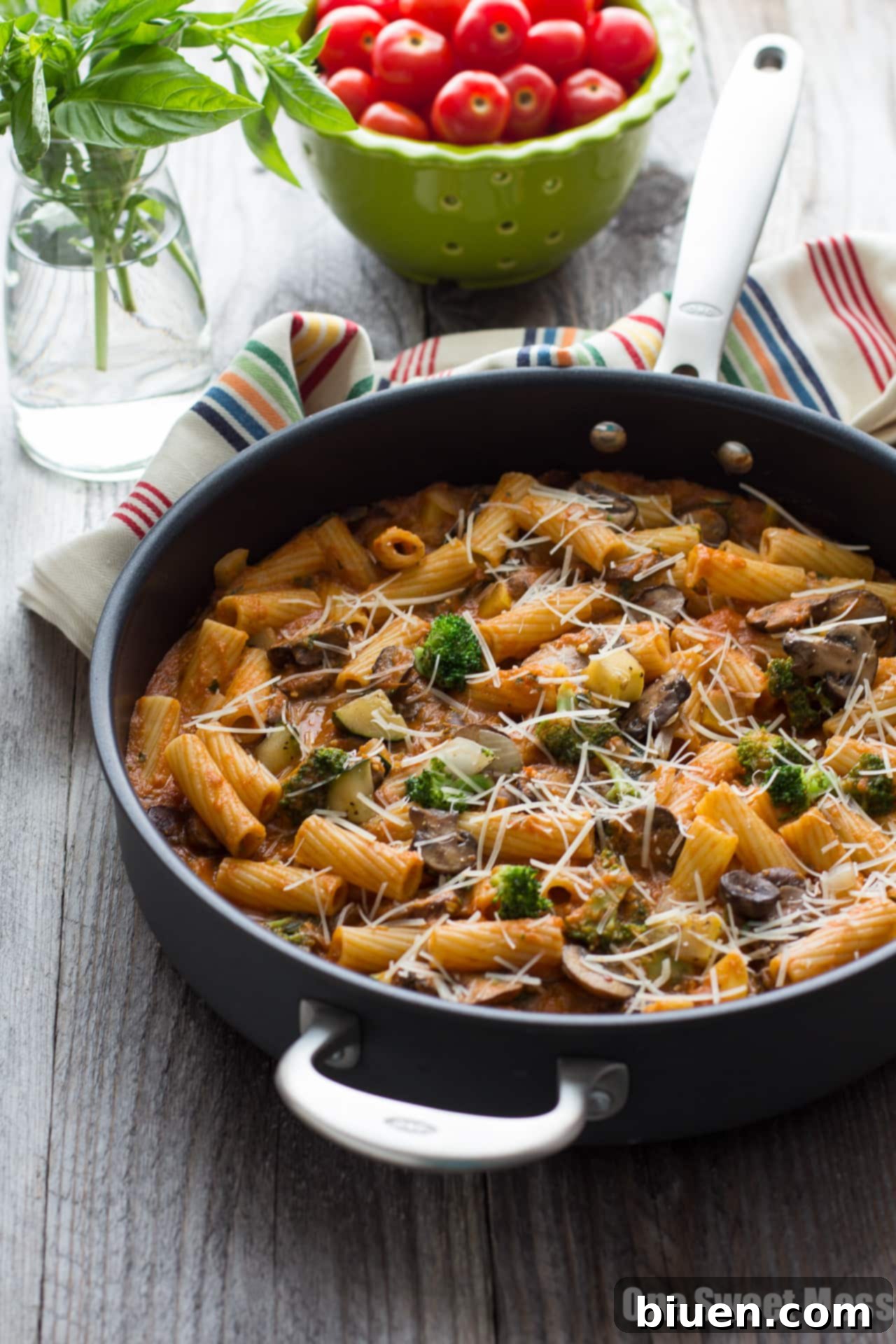 Close-up of freshly prepared Roasted Marinara Pasta Primavera